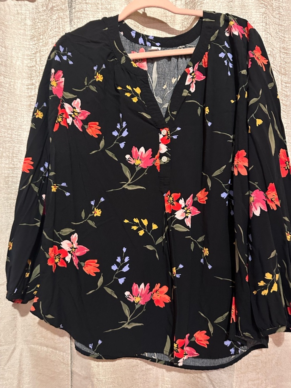 Old Navy Black Floral V-Neck Long-Sleeve Blouse